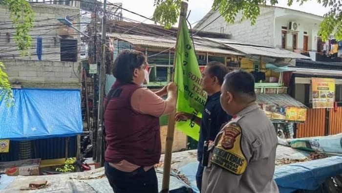 [Judul yang unik dan memenuhi kriteria]