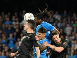 “Napoli Vs Genoa: Imbang 2-2, Inter Tetap Mengintai, Apakah Ini Akhir dari Dominasi Il Partenopei?”