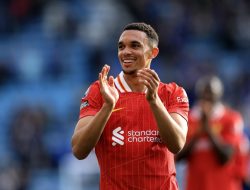 Trent Alexander-Arnold Dicemooh, Rio Ferdinand Membela: Pertikaian Besar di Dunia Sepakbola