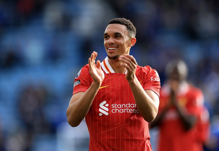 Trent Alexander-Arnold Dicemooh, Rio Ferdinand Membela: Pertikaian Besar di Dunia Sepakbola