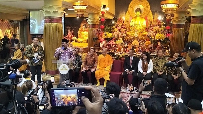 Rano Karno Bersyukur, Perayaan Waisak di Jakarta Berjalan Tanpa Hambatan!
