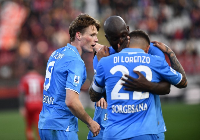 **Pahit, Pahit, Pahit Napoli: Dominasi Tak Berbuah Hasil melawan Genoa**