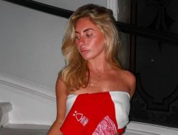 **Duh, Bintang Porno Bonnie Blue Terobos Larangan Stadion Nottingham Forest!**
