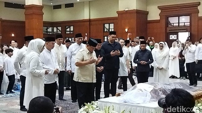 **Eddie Nalapraya, Pencak Silat Dunia, Meninggalkan Kenangan bagi Prabowo dan Pramono**