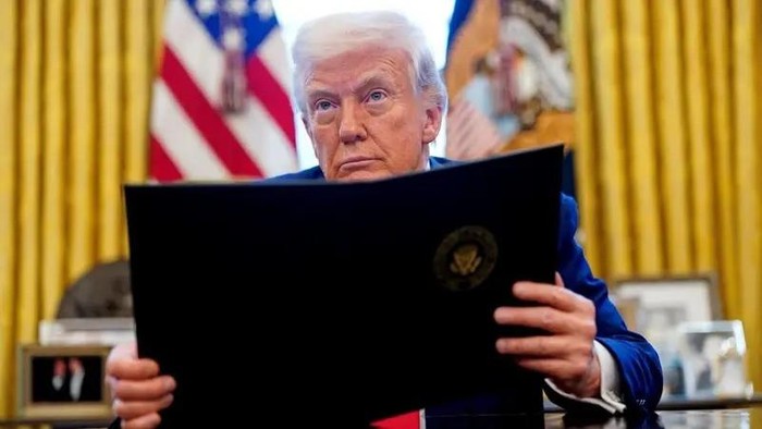 Trump Siap Cabut Sanksi Suriah, Setelah Assad Runtuh?