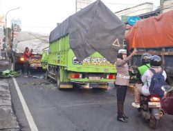 “Tragedi Jalanan! 2 Truk Tabrakan di Bogor, Satu korban Dilarikan ke RS”