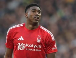 “Taiwo Awoniyi Koma Usai Cedera di Laga Nottingham Vs Leicester: Tragedi atau Kebohongan?”