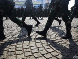 Ketua Komisi I DPR Usul Markas Militer Jauh dari Lingkungan Sipil: Ancaman atau Perlindungan?
