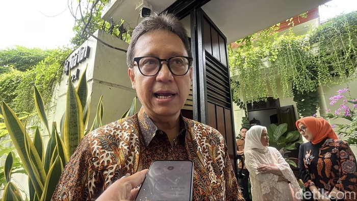 Jeans 33-34, Alarm Maut? Menkes Budi Jelaskan Risiko Fatal