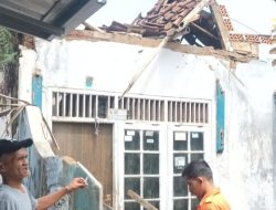 Hujan Angin Membuat Rumah Warga Bogor Rusak, Sekeluarga Terpaksa Mengungsi