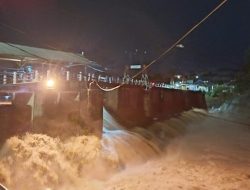 **Bendung Katulampa Bogor Siaga 4 Malam Ini, Air Mencapai 70 Cm, Warga Siaga Banjir**