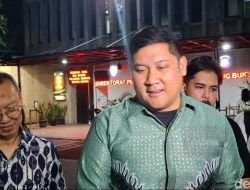 **Podcaster Ngaku Kelelahan Diperiksa, Tuduhan Ijazah Palsu Jokowi Masih Menyelimuti**
