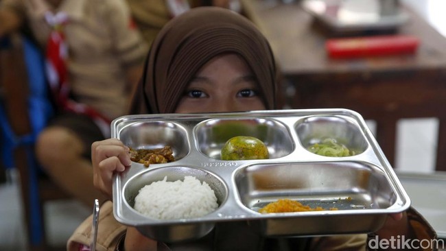 **Dua Bakteri Berbahaya di MBG Bogor, Ratusan Siswa Terkena Keracunan**