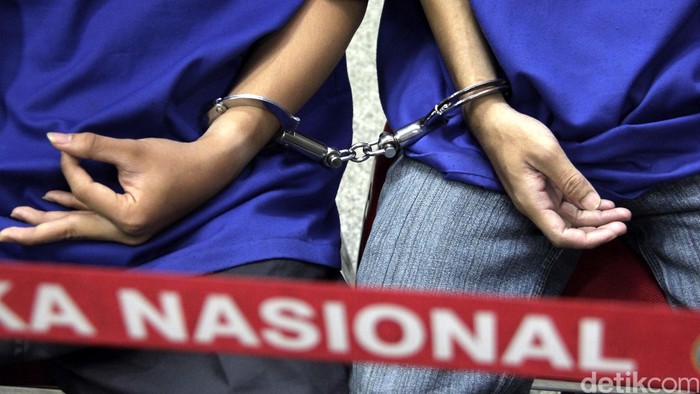 Polisi Tangkap 3 Pengedar Jaringan Nasional Pil Ekstasi di Surabaya, Ancam Masyarakat!