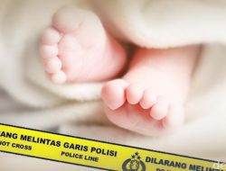 “Geger Warga Temukan Bayi Laki-laki di Samping Musala Jaksel Saat Cek Pipa Air: Misteri yang Menggerakkan Hati!”