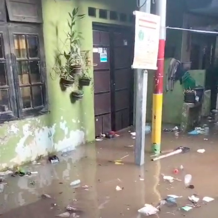 Banjir Ciliwung Meneror, 5 RT di Kampung Melayu Jaktim Terdampak