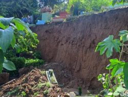 8 Makam di Batutulis Bogor Terbawa Longsor Imbas Hujan Deras – Update 1
