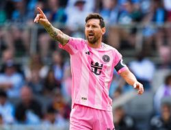 Messi Frustrasi dan Dikartu Kuning Usai Peluit Panjang, Apakah Ini Puncak dari Kebuntuan?