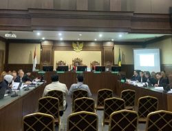 Hakim “Nyindir” Rachmat Gobel di Sidang Tom Lembong: “Bagusnya Bawa Data Pak”