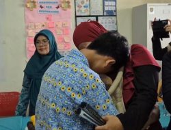 Depok Dalam Kebakaran, Warga Bantu Pemadam Api Cegah Tragedi
