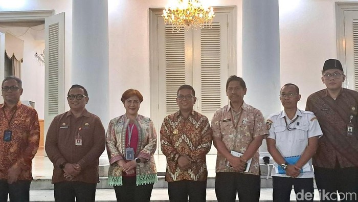Andra Soni Bertemu Dirut Damri, Jajaki Kerja Sama Bus Banten Rapid Transit - Update 1