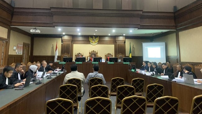 Rachmat Gobel Banyak Lupa, Hakim Tegur Tegas di Sidang Impor Gula