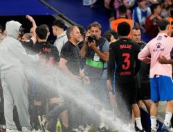 Flick Dipuji, ‘Amankan’ Pemain Barcelona dari Terulangnya Insiden 2023!