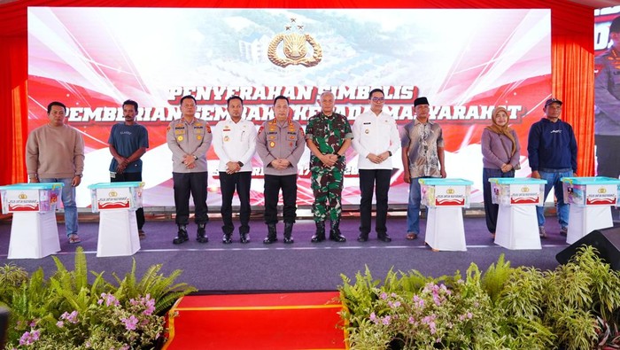 Kapolri Gencar Bangun Sumur Bor dan Bagikan Bansos di Samarinda: Polri Hadir untuk Masyarakat