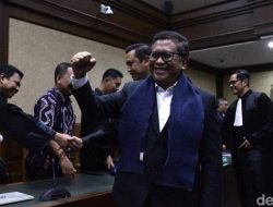 **Misteri Eks Pimpinan KPK: ‘Siapa Berani Tersangkakan Hasto’?**