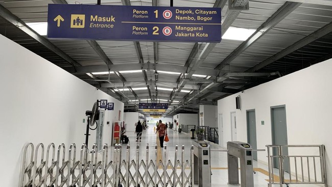 Keluh Kesah Buntut Akses Baru Stasiun Tanjung Barat Kian Jauh - Update 1