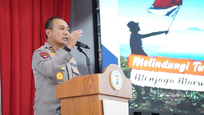 Kapolda Riau Instruksikan Nyalakan Rotator 'Birukan' Jalanan Malam Hari, Solusi Kebamanan Terbaru!