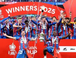 Crystal Palace Menorehkan Sejarah dengan Trofi Perdana usai Seabad Lebih Berjuang