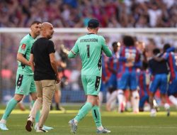“Man City Dikalahkan Crystal Palace: Ketegangan Guardiola-Henderson Membakar Arena!”