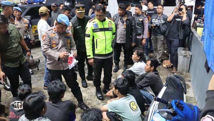 Polisi Tangkap 37 Anggota Ormas Pemalak Pedagang di Ciledug - Update 1