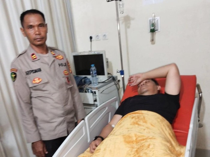 **Wakapolres Kuansing Riau Diterjang Kecelakaan saat Bubarkan Balap Liar, Pengendara Motor Kabur**