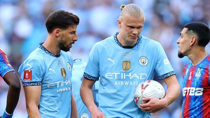 **Dugaan Rooney: Haaland Keder Ambil Penalti di Wembley?**