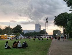 5 Taman Jakarta Siang Malam, Warga Antusias Tapi Taklukkan Masalah Sampah dan Keamanan