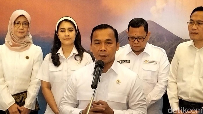 [ judul pertama ]