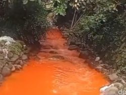 “Warga Citeureup Terkejut, Air Sungai Berubah Oranye karena Limbah Industri!”