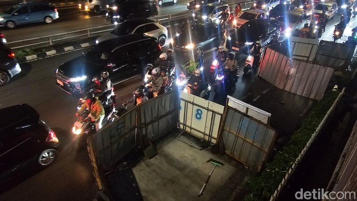 Proyek Galian Pinggir Jalan, Lalin Gatsu Jaksel Terancam Macet!