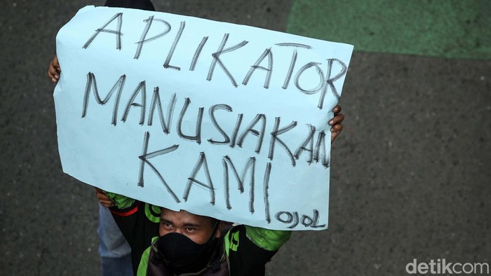 DPR Bersikeras Investigasi Potongan Aplikasi Ojol, Pengemudi Demo Turun Potongan 20% Menjadi 10%