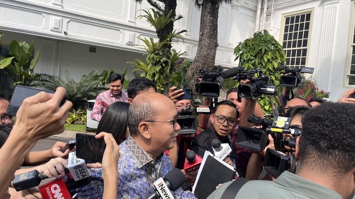 Prabowo Panggil Rosan Roeslani-Dony Oskaria, Rapat Khusus Danantara - Update 1