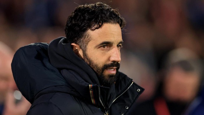 **Amorim: Pendukung MU Siap Berenang ke Bilbao untuk Liga Europa Final**
