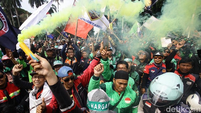 Ojol Bersatu dalam Perbedaan: Demo atau Tetap Beroperasi, Keduanya Hargai Satu Sama Lain