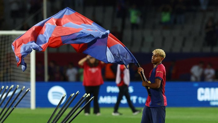 **Yamal Siap Pakai Nomor 10 Barcelona Musim Depan? Deco yang Menentukan!**