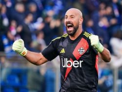 **Pepe Reina Resmi Pensiun dengan Gantung Sepatu di Como 1907**