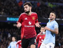 **Bruno Fernandes: MU Targetkan ‘Tsunami Trofi’, Liga Europa Hanya Mulai**