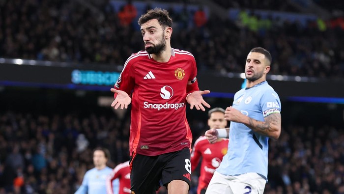 **Bruno Fernandes: MU Targetkan 'Tsunami Trofi', Liga Europa Hanya Mulai**