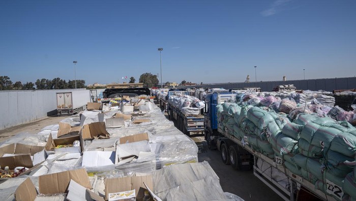 90 Truk Bantuan Bongkar Blokade Gaza-Israel