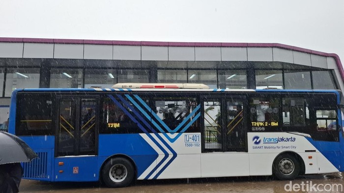 Pramono Resmikan Transjabodetabek Blok M-PIK2, Tarifnya Mulai Rp 2.500 - Update 1